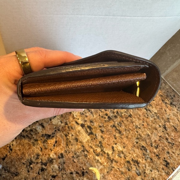 Louis Vuitton Monogram Sarah Wallet - Picture 5 of 12